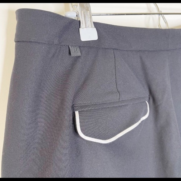 LULULEMON “Long Story” Black Shorts size 12 pleat front 4 pockets EUC 100% Poly - Picture 4 of 7
